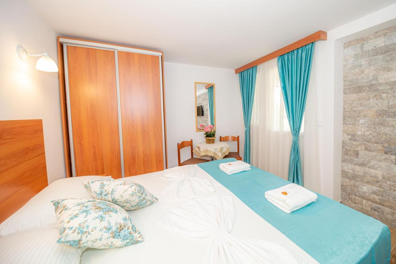 Guest House S-Lux Petrovac 외부 사진