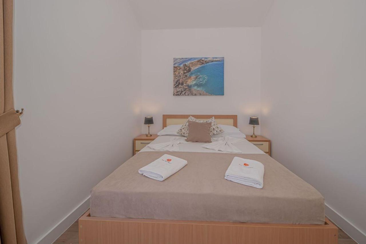 Guest House S-Lux Petrovac 외부 사진