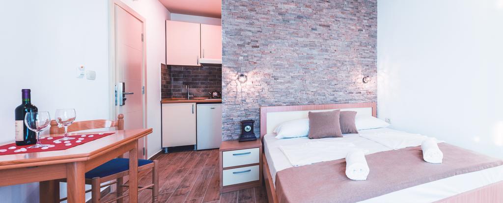 Guest House S-Lux Petrovac 외부 사진